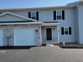 Building Photo - 130 Robert Cir