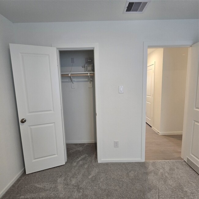 Building Photo - 28751 Texas Plns Dr
