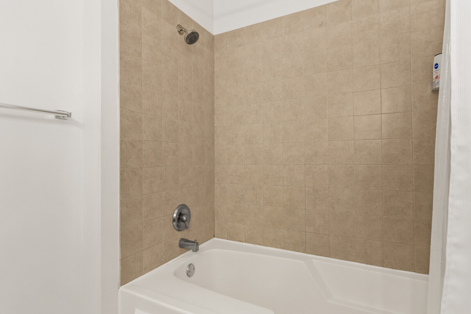 Building Photo - 950 W Monroe St