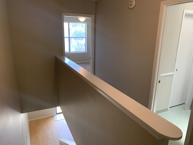 Building Photo - "Charming 2-Bed Townhouse Retreat in Fort ...