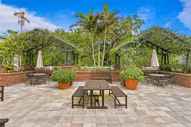 Building Photo - 800 S Dakota Ave