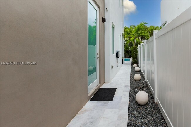 Building Photo - 10561 NW 68th Terrace