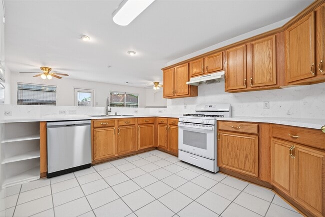 Building Photo - 10027 Encino Cove Ct