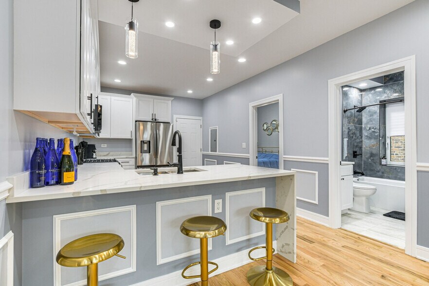 Building Photo - 1034 N Drake Ave