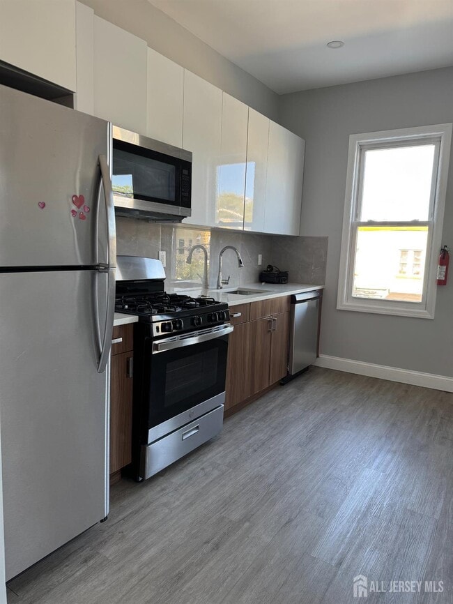 Building Photo - 1515 Kerrigan Ave