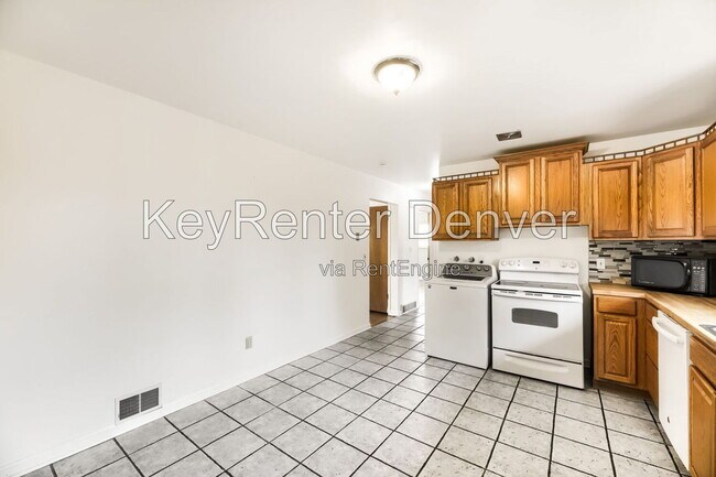 Building Photo - 4280 W Virginia Ave