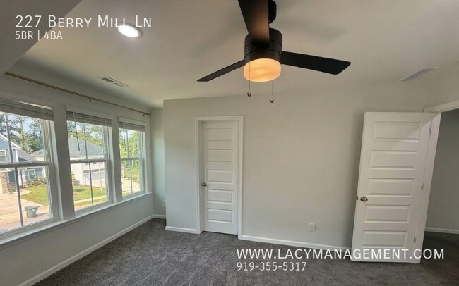 Building Photo - 227 Berry Ml Ln