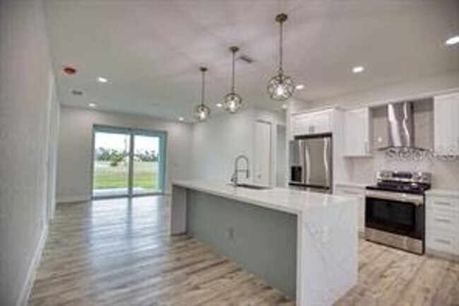 Building Photo - ANNUAL UNFURNISHED RENTAL located in Burnt...