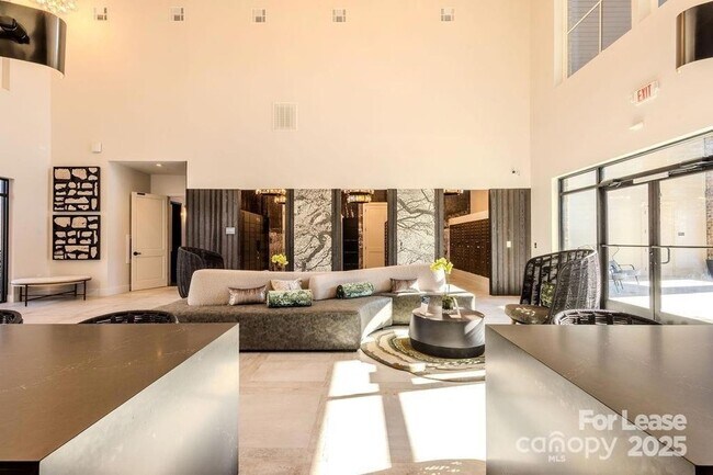 Building Photo - 3110 Doe River Wy