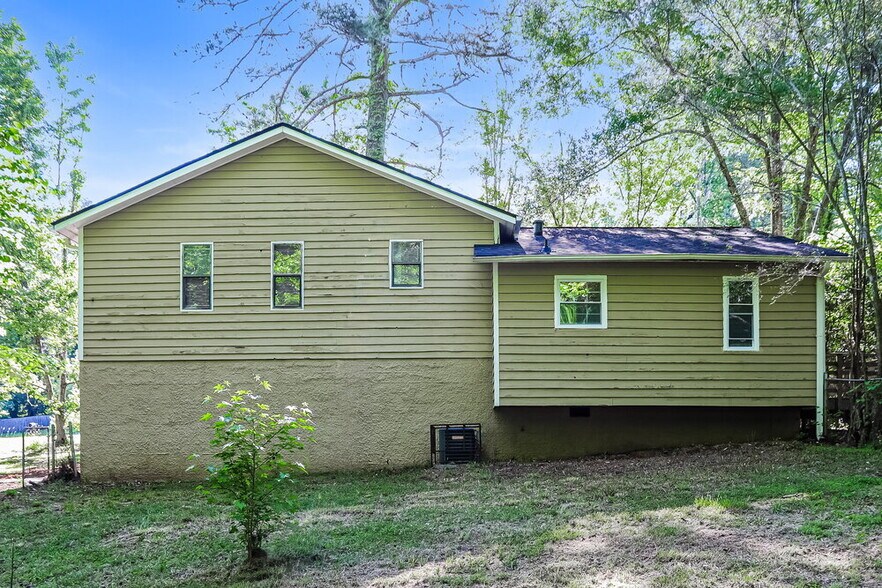 Building Photo - 3237 Carmel Dr