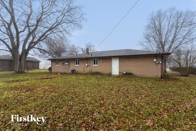 Building Photo - 6616 Oakview Dr N