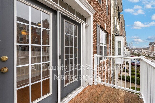 Building Photo - 3546 Carriage Walk Ln