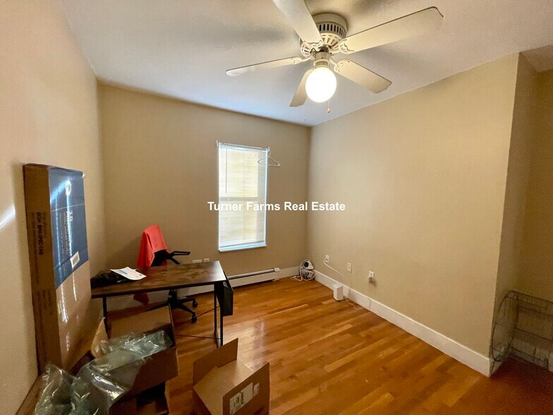 Building Photo - 135 Marcella St