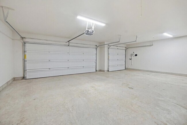 Building Photo - 9313 Other