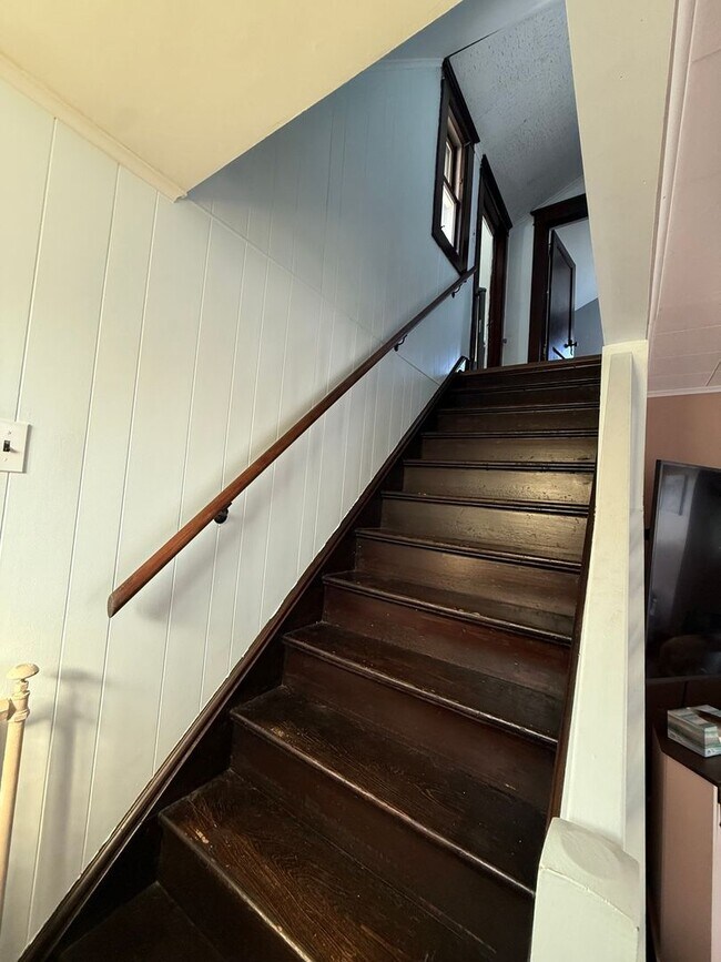 Building Photo - Charming 3BR House in Albany