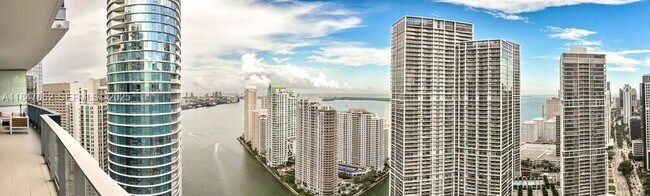Building Photo - 200 Biscayne Blvd Way