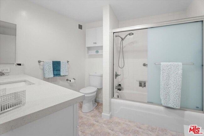 Building Photo - 4316 Marina City Dr