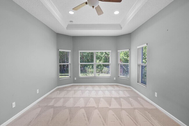 Building Photo - 4/2.5/2 Woodland Lakes Preserve Available Now