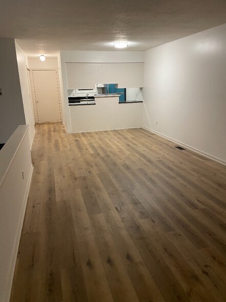 Building Photo - 3946 Monte Carlo Ct SE