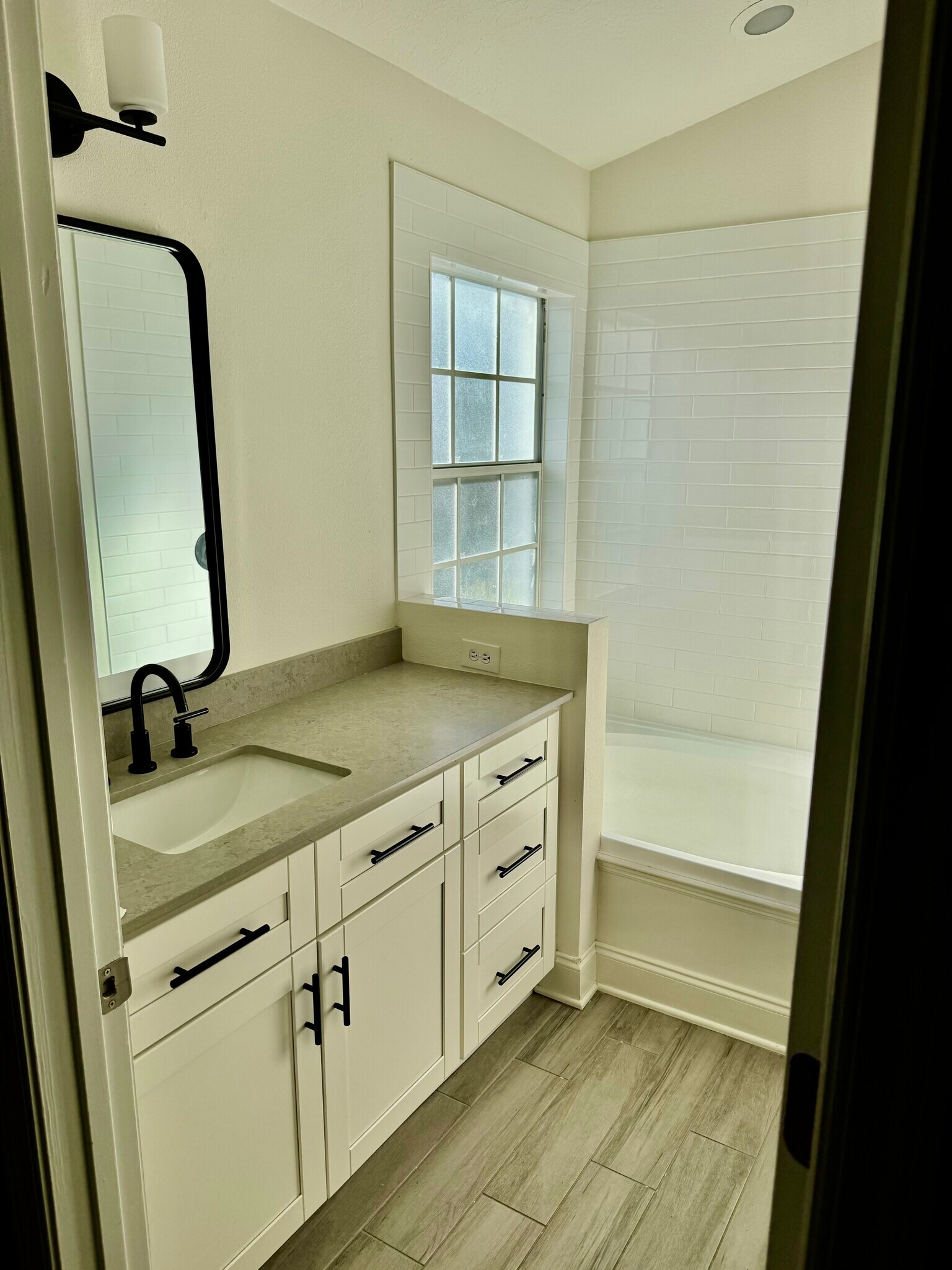 Master Bath 1- Ensuite Vanity - 7902 Canary Palm Ct