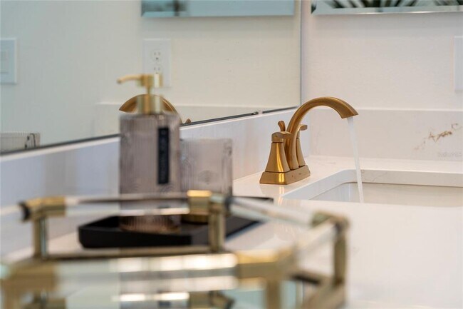 Building Photo - 16001 Grafton Wy