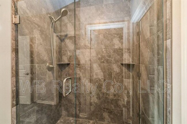 Building Photo - 9366 Primo Ln