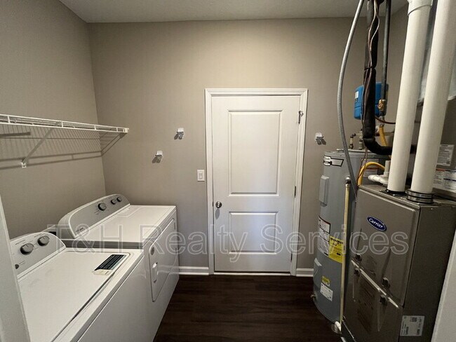 Building Photo - 5642 Brownstone Dr