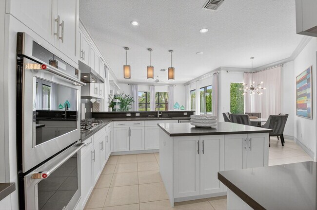 Building Photo - 16726 Picardy Way