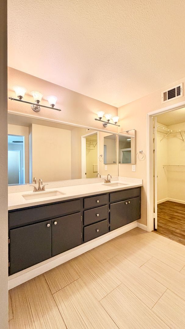 Building Photo - Bright & Lovely Two Story Townhome in the VistaMonte at San Luis Rey HOA Community of Oceanside!