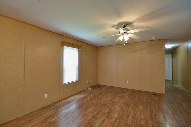 Building Photo - 136 Birchwood Dr