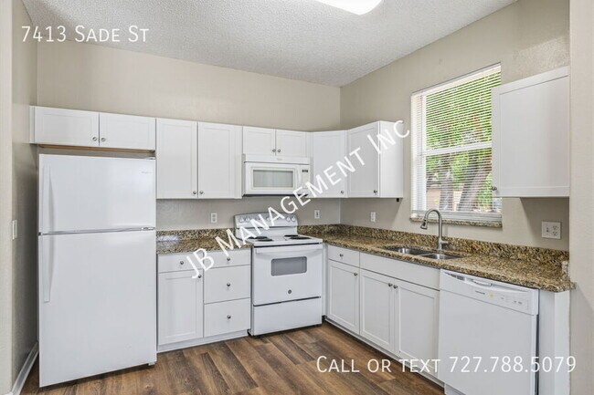 Building Photo - 7413 Sade St