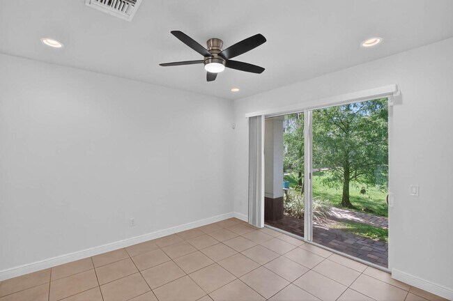 Building Photo - 7651 NW 88 Terrace