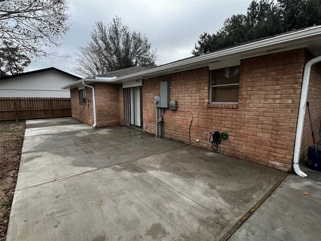 Building Photo - 4434 Donalbain Dr