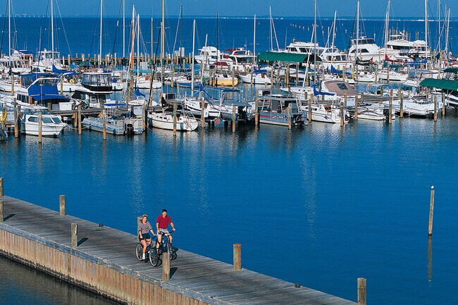 Building Photo - 5002 S Sandestin Blvd