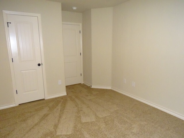 Building Photo - 7010 Lakeview Dr.