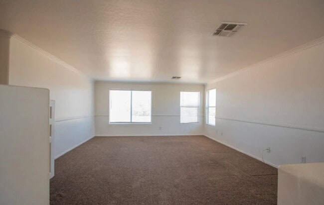 Building Photo - 13002 W Paradise Dr