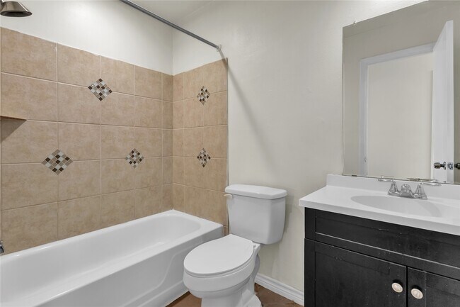 Building Photo - 6913 Chasewood Dr