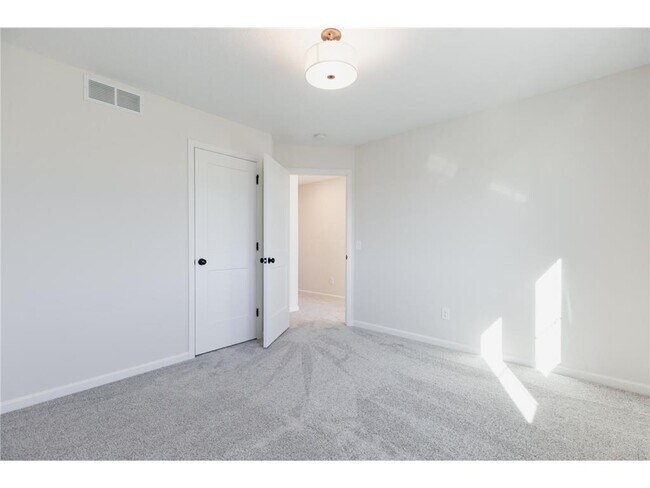 Building Photo - 10226 Arrowwood Path
