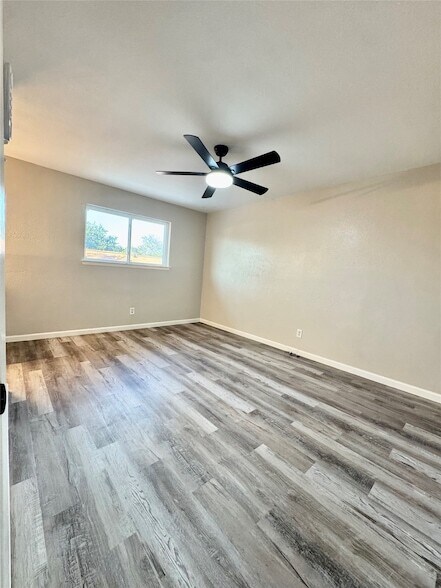 Building Photo - 734 Ticonderoga Dr