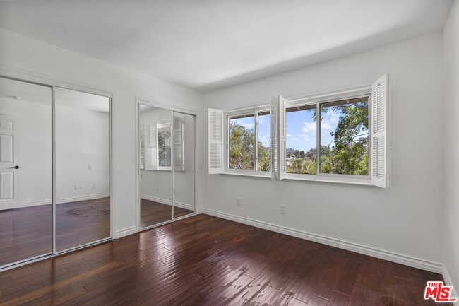 Building Photo - 10211 Clematis Ct