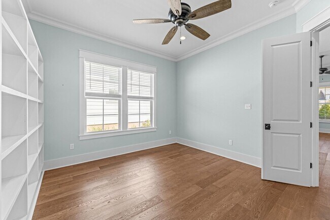 Building Photo - 465 Karcher Ave