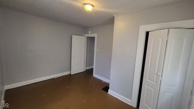 Building Photo - 1527 N Chester Ave