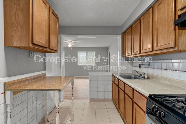 Building Photo - 7563 Haywood Dr