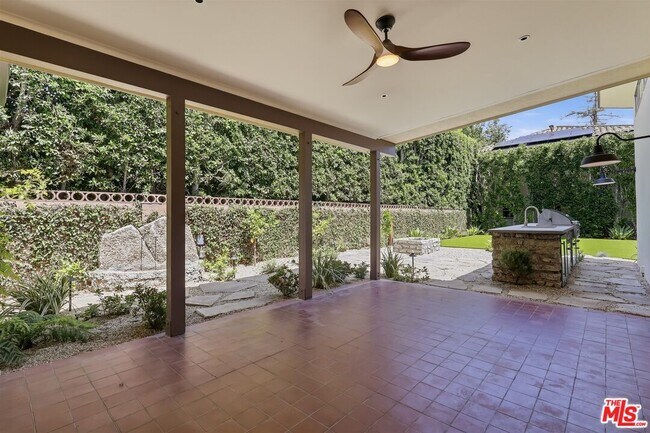 Building Photo - 444 S Windsor Blvd