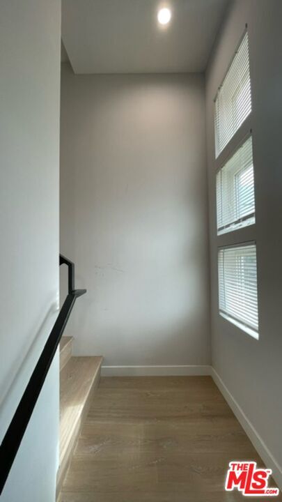 Building Photo - 5226 Satsuma Ave