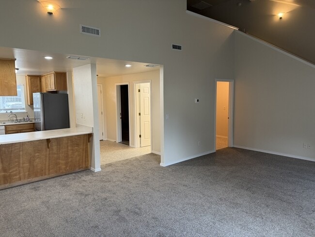 Building Photo - 1866 NE Fairview Ave