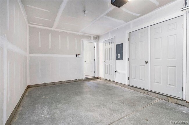 Building Photo - 557 Anne Ave