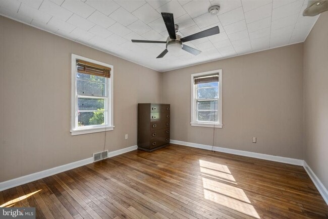 Building Photo - 422 Lee Ave