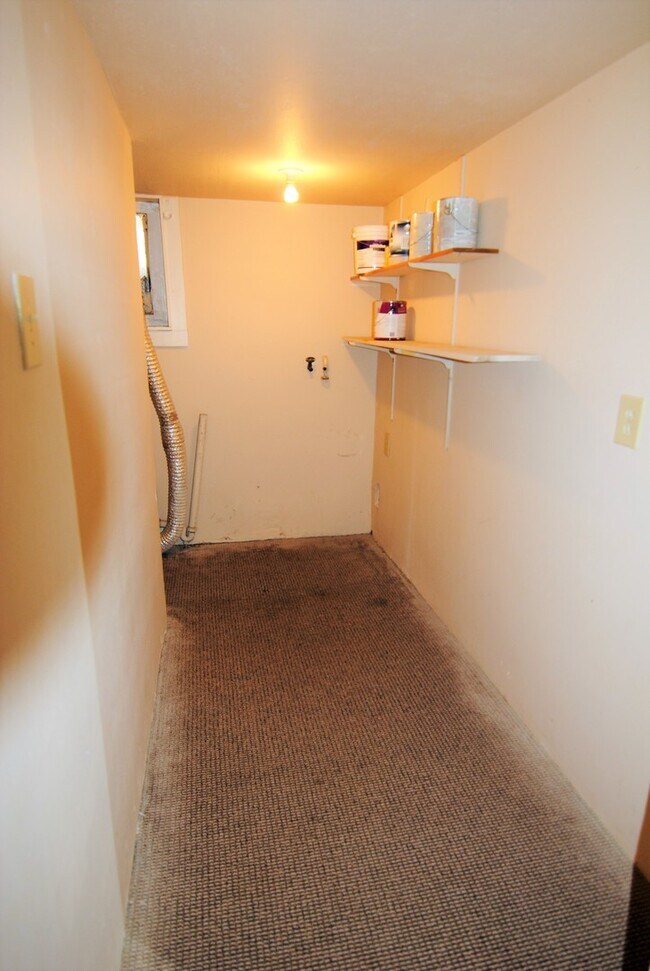 Building Photo - Charming 3 Bedroom, 2 Bath House For Rent!!