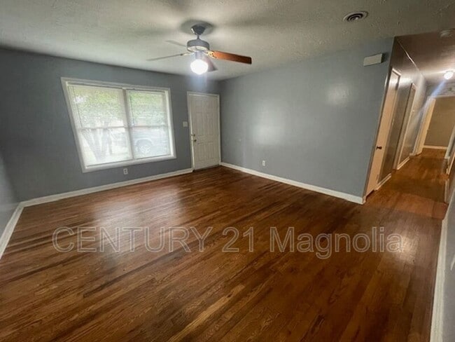 Building Photo - 1414 Springview Dr